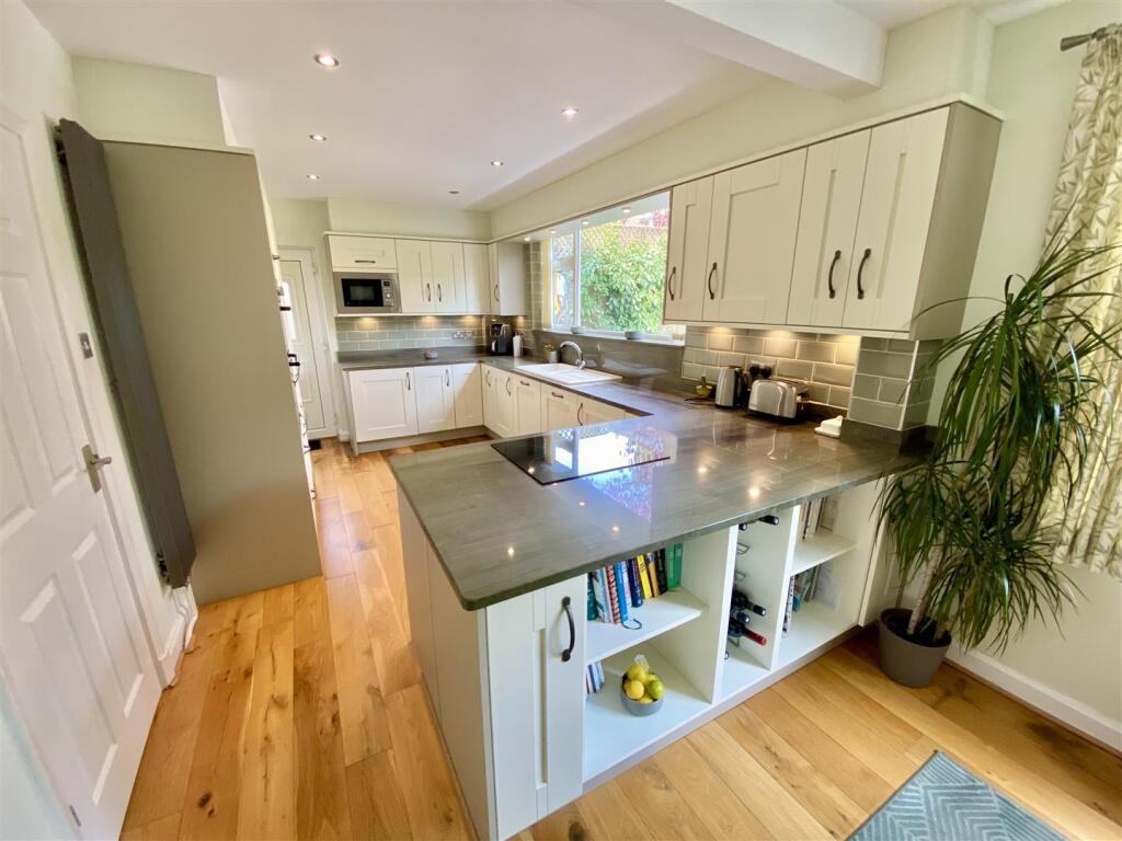 Bramleys Estate Agents - Overhall Park - Mirfield 