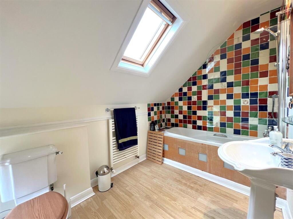 ensuite 2.jpg