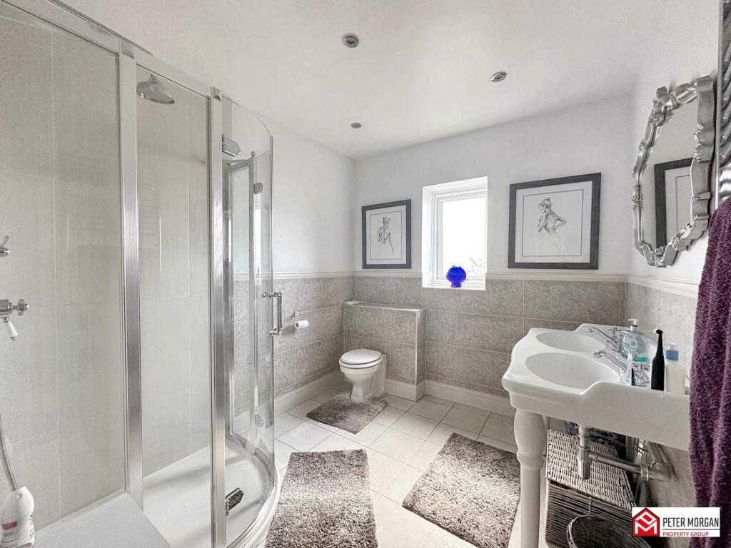 En-suite shower room