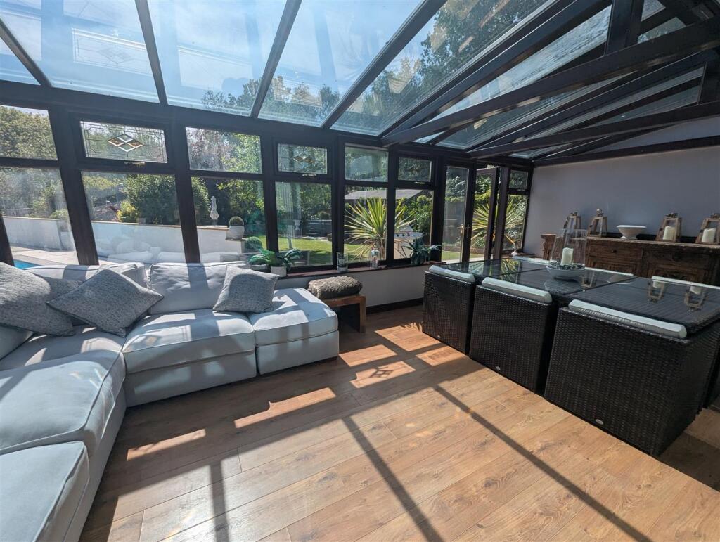 Conservatory/Sun Room