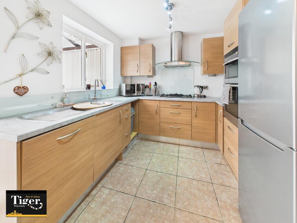 CAM02176G0-PR0550...