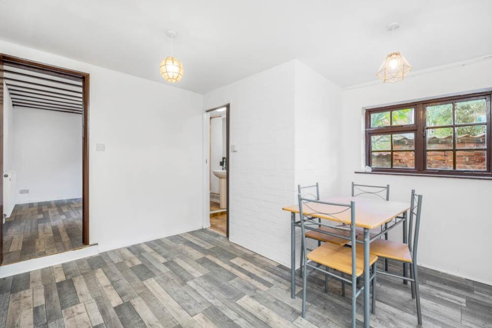 85 High Street (Holbeach)-24