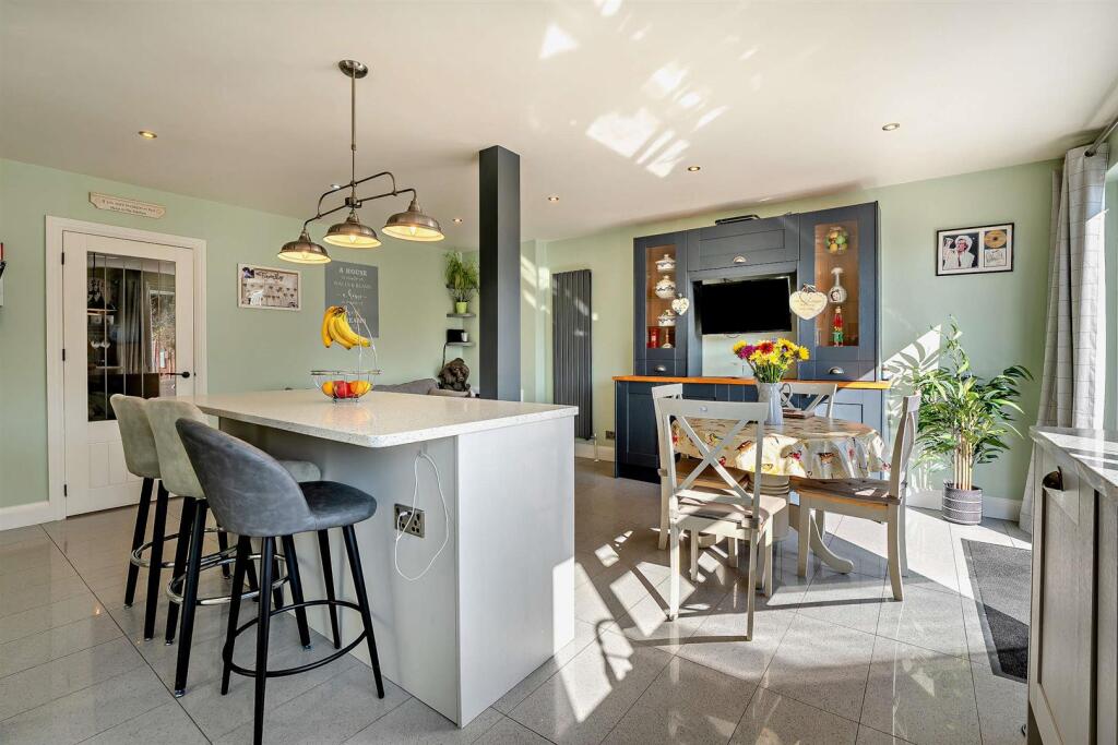 8637929-interior04-800.jpg