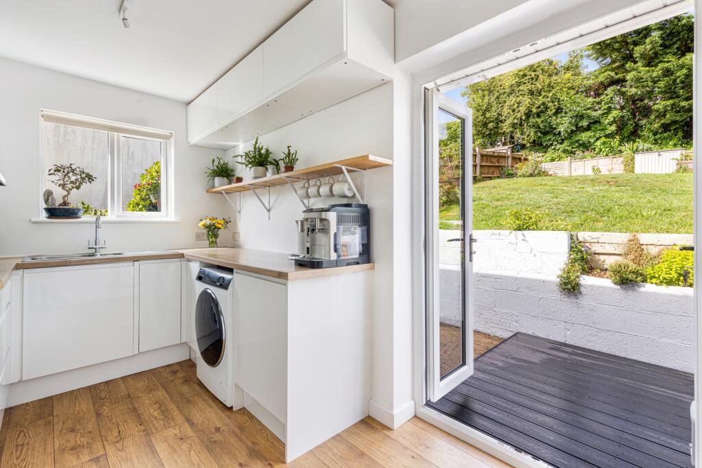 A17 - 14 Clifton Crescent, Paignton - 250626