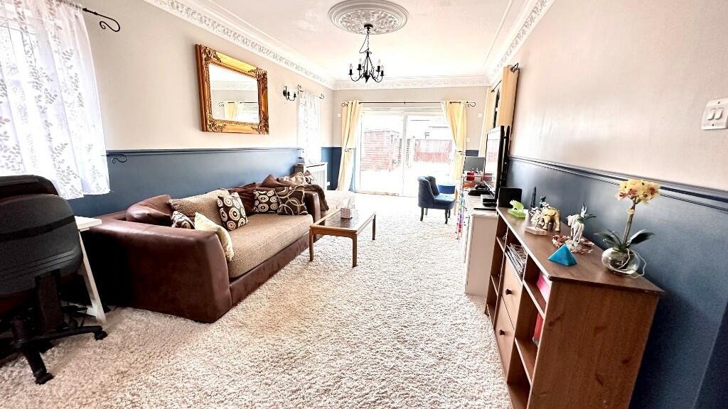 Lounge/Family Room