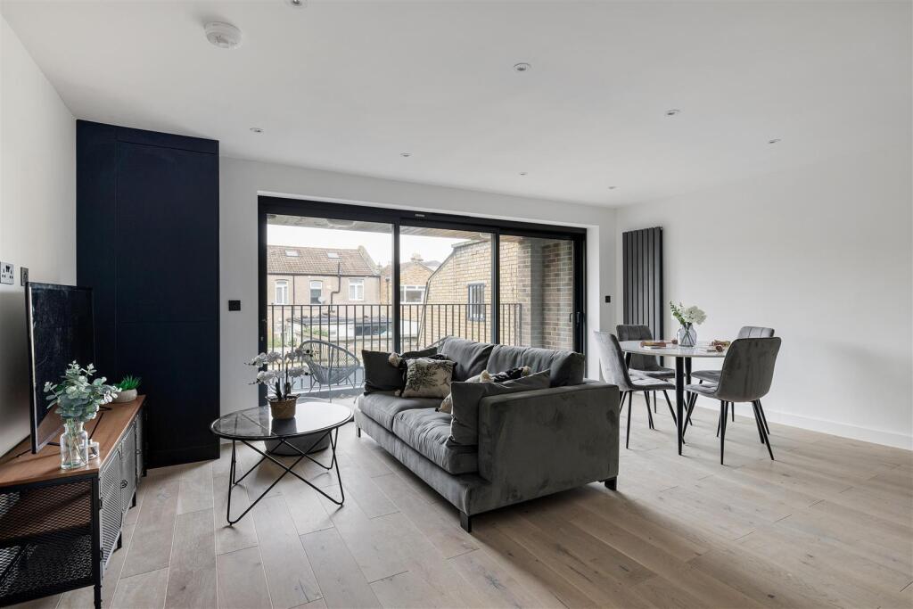 Cleveland House, E7