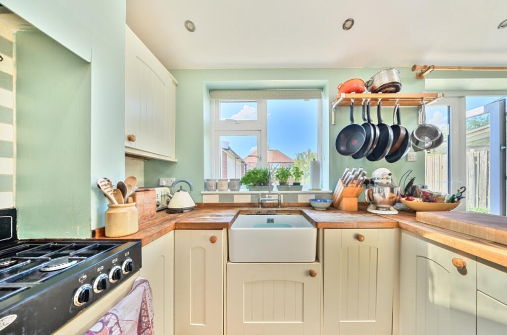 18-6821fe07e7973-1288311-ARW-18