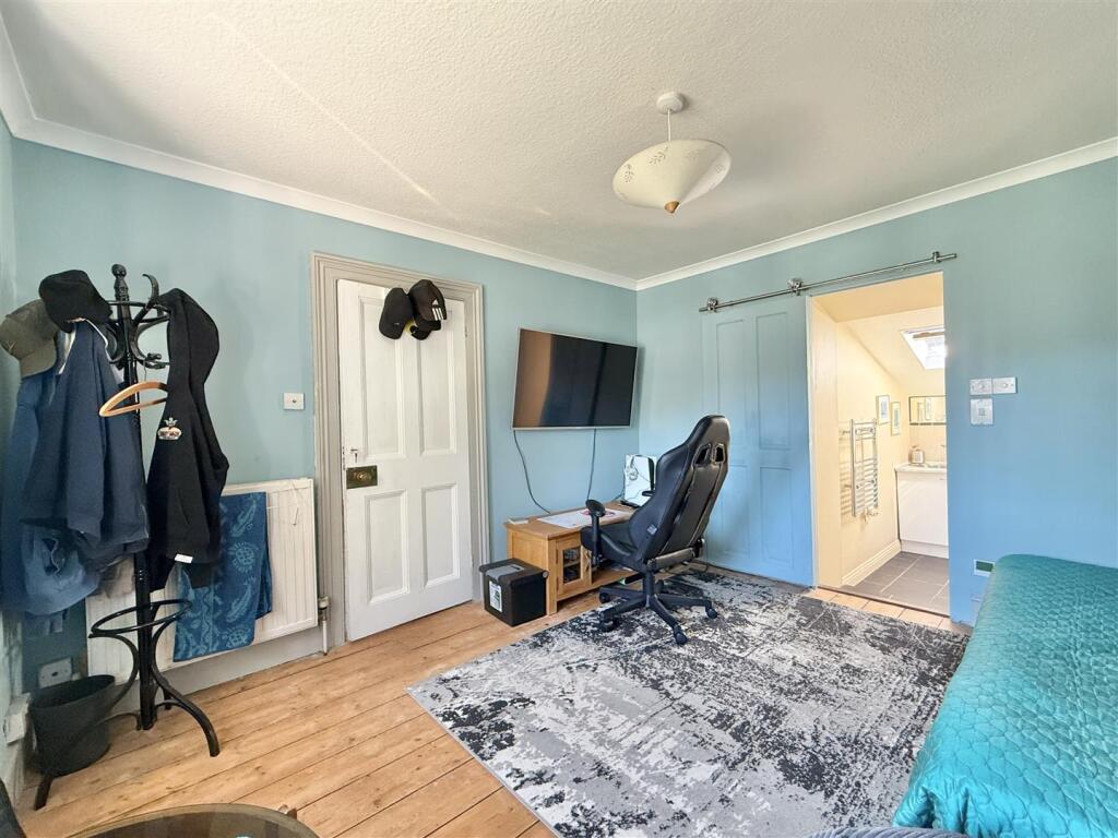 Coombe Bank Lodge - Upper  Lounge.jpg