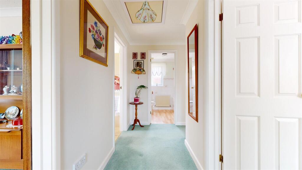 HALLWAY.jpg
