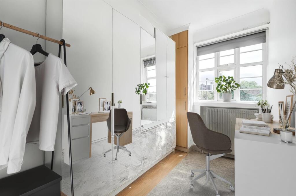 316alexandragrove 2nd bedroom.jpg