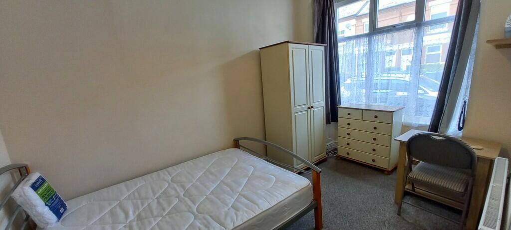 ground floor bedr...