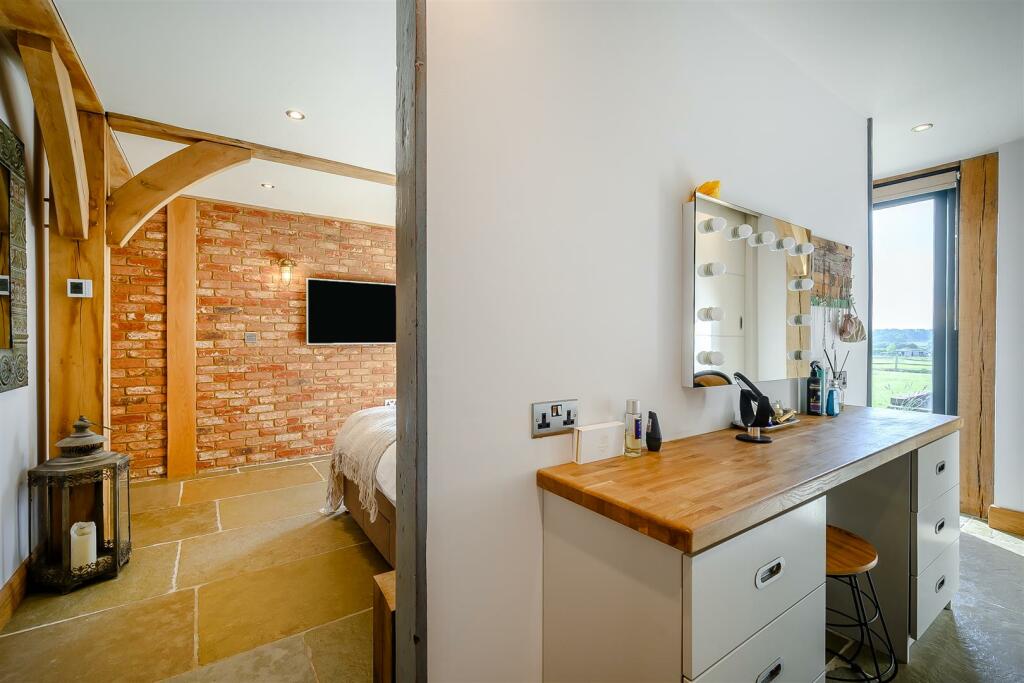 8568517-interior27.jpg
