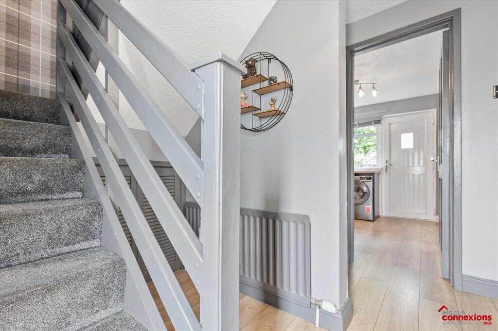 Entrance Hallway (2)