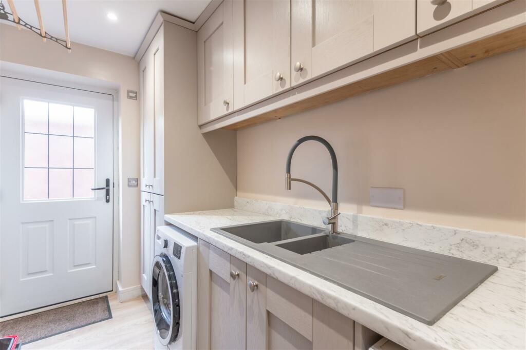 127a Crewe Road-012.jpg