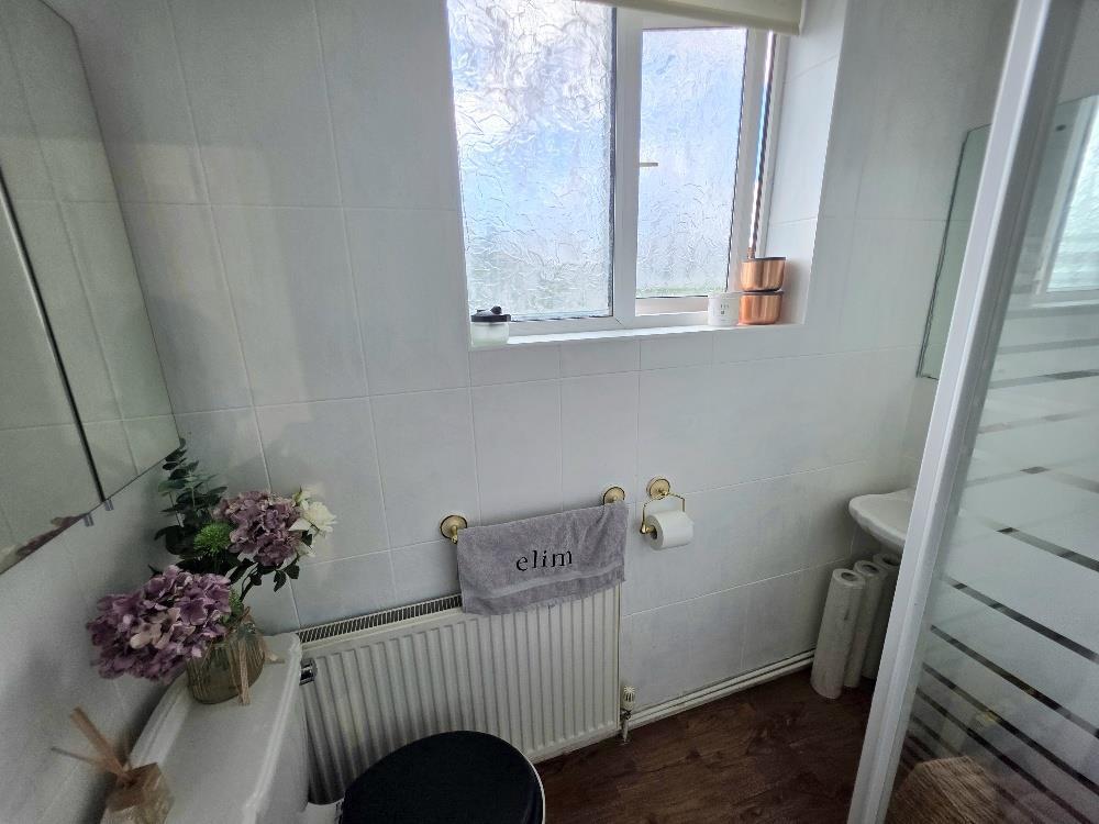 En-suite Shower/WC