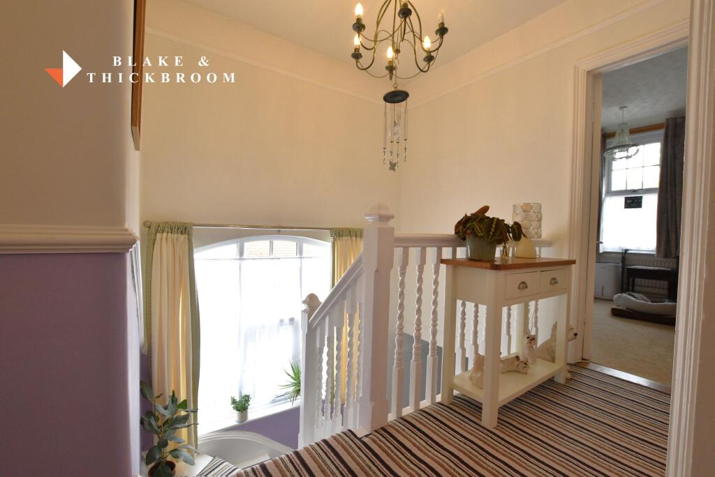 FIRST FLOOR GALLERIED LANDING