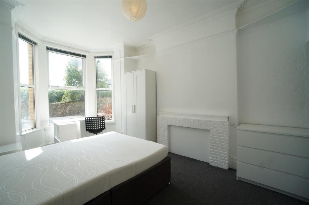 Bed 1.JPG