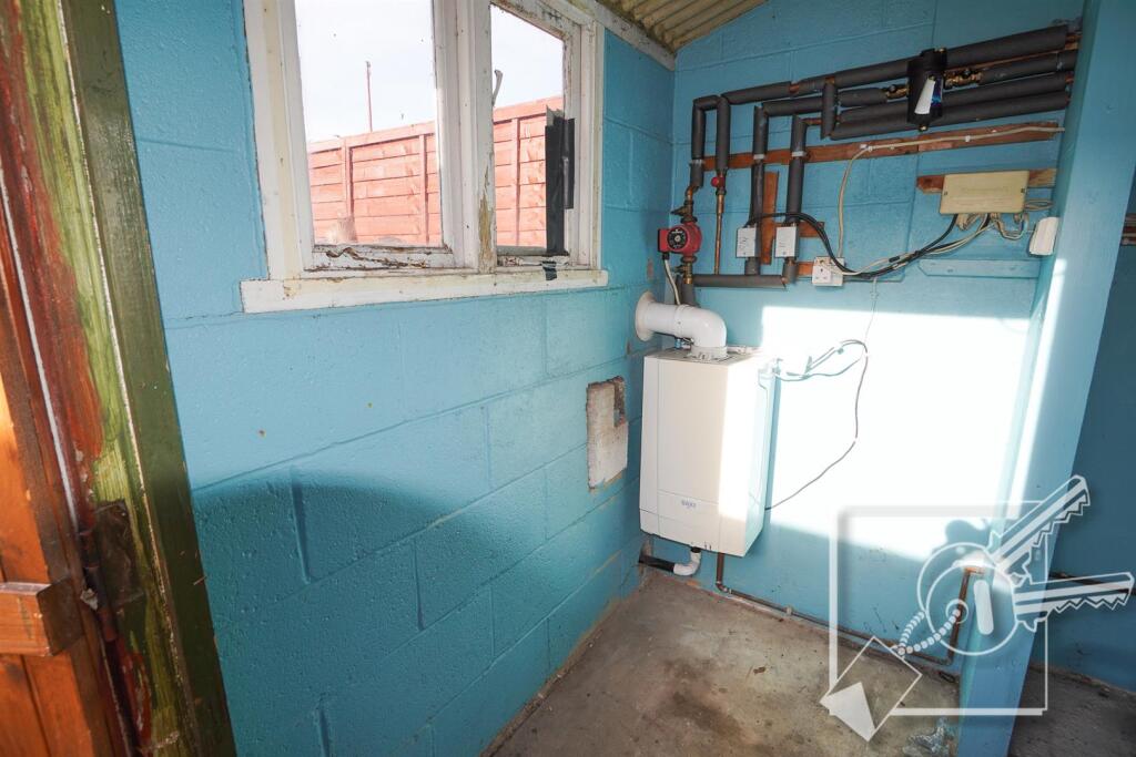 EXTERNAL UTILITY ROOM