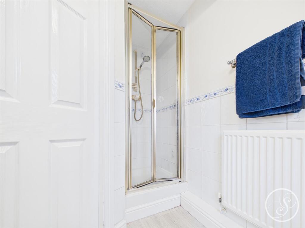 EN SUITE
