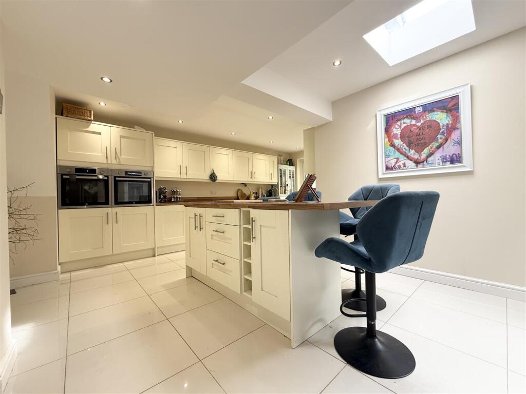 Family Dining Kitchen