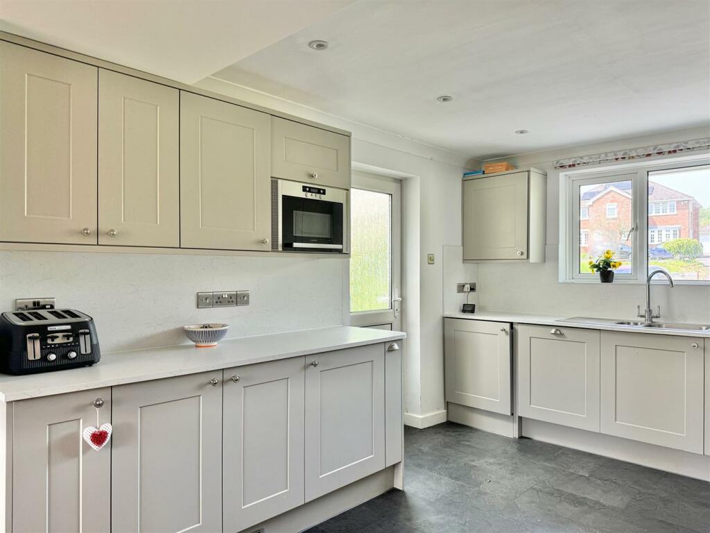kitchen side 1.jpg