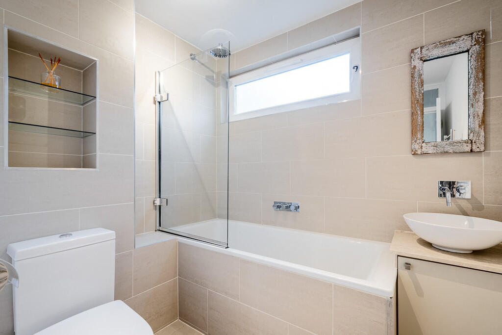 Raleigh Mews - Lo...