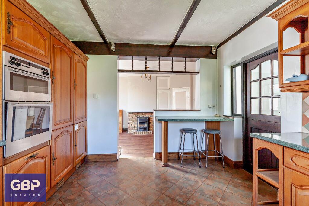 Kitchen / Breakfast Room