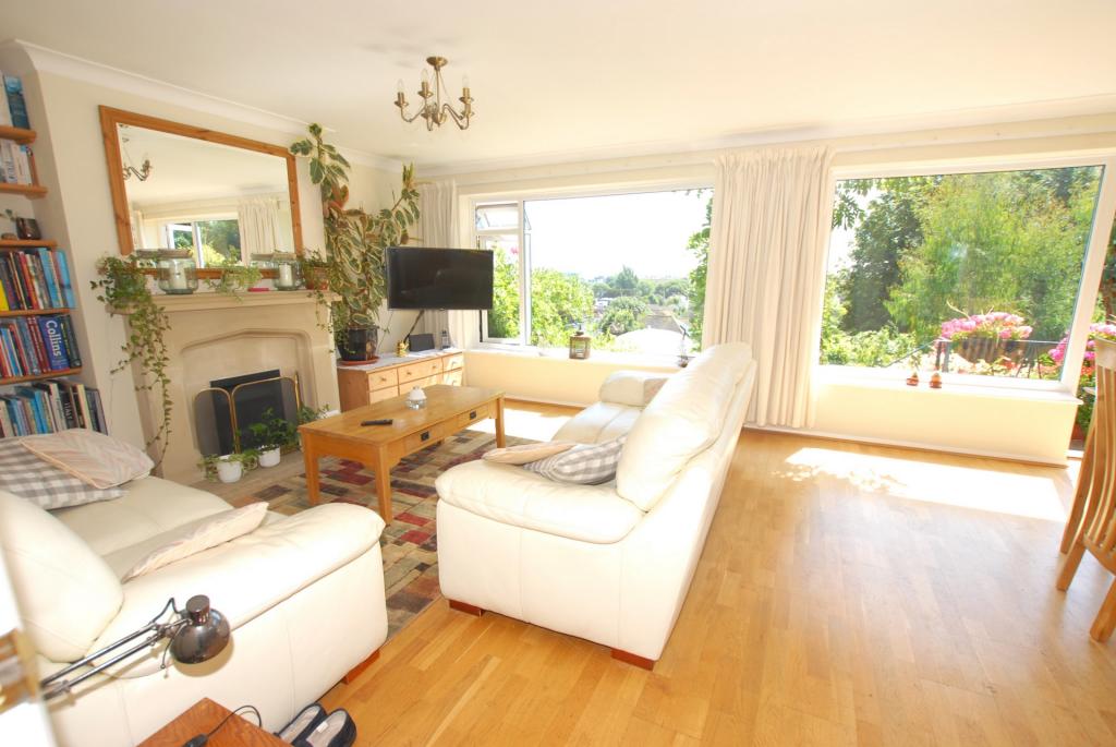 Sitting/Dinning Room