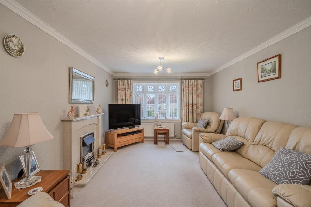 7 Chester Close-5.jpg