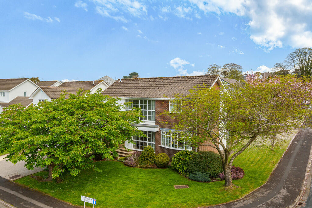 5 Tarnbrook Close...