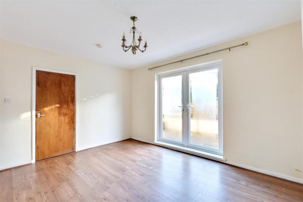 Dining Room_4.jpeg