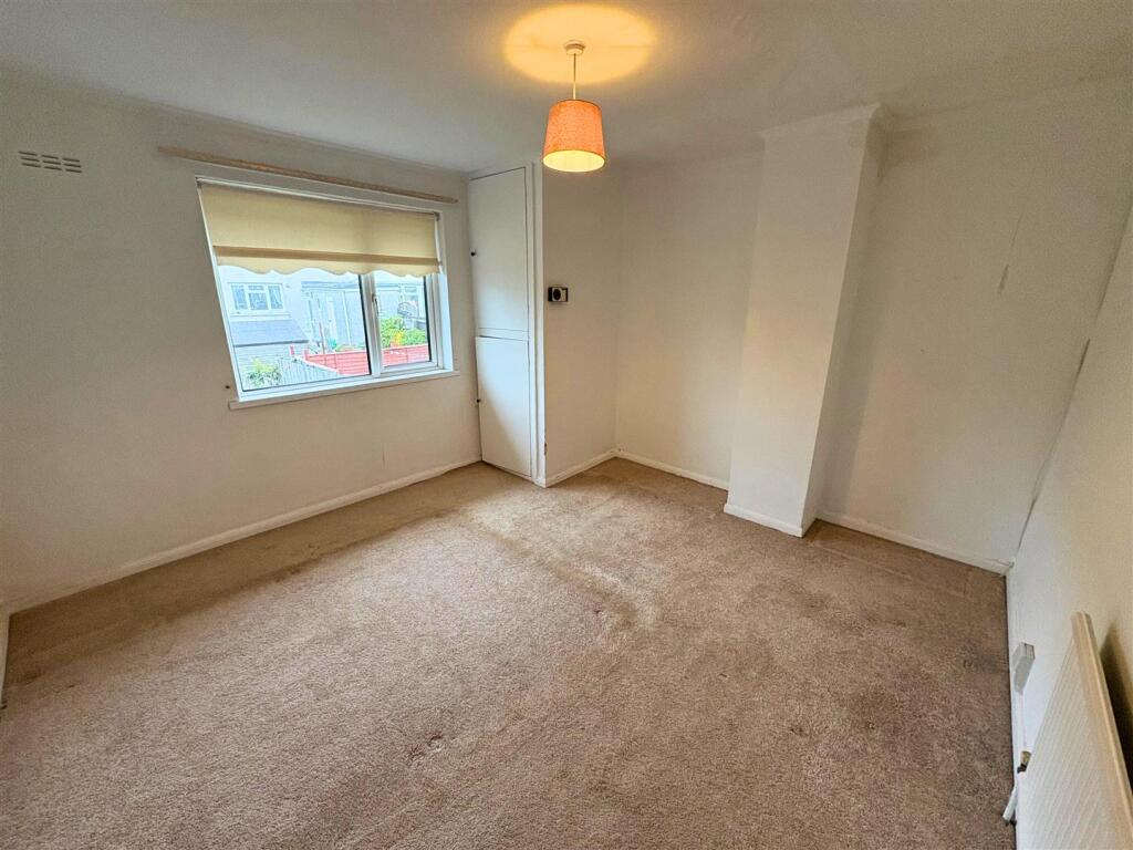 Bedroom 1a (edit).jpg