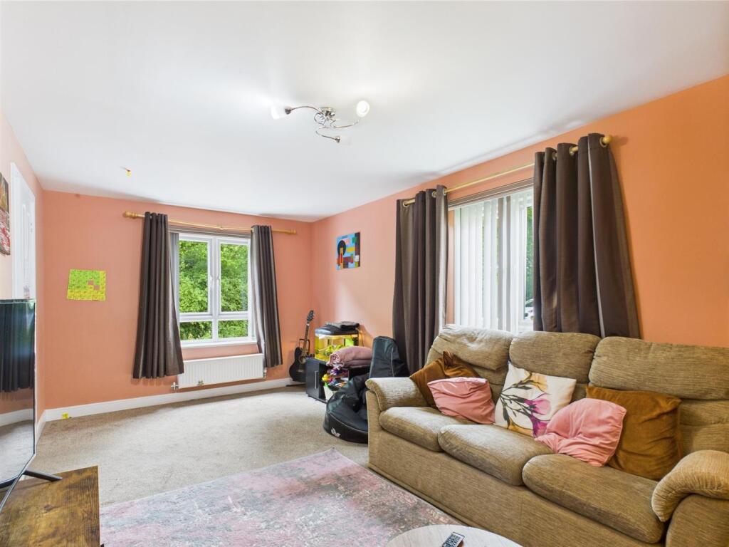 Living Room.jpg