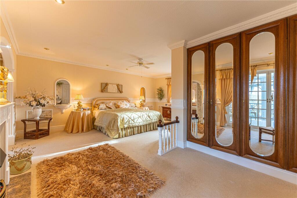Master Bedroom - Dre