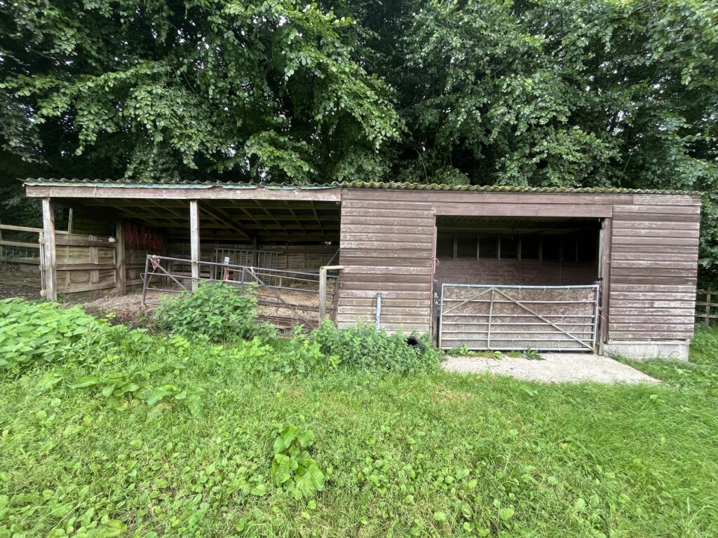 Field stable
