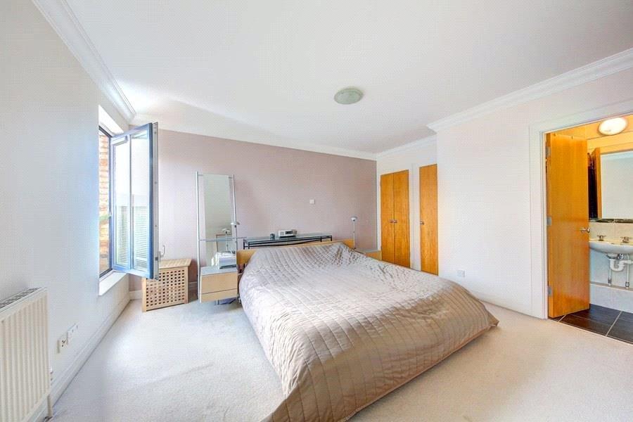 Battersea_32_Mollass