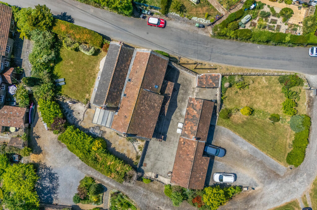 1281793-2-682a4c9...