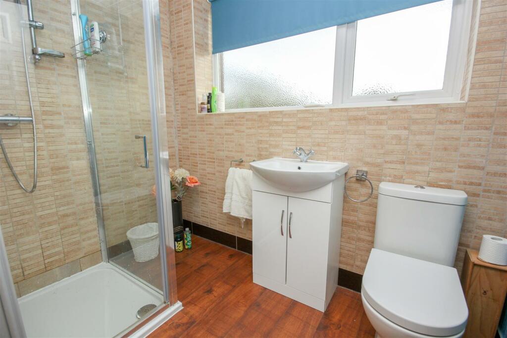 Shower Room.jpg