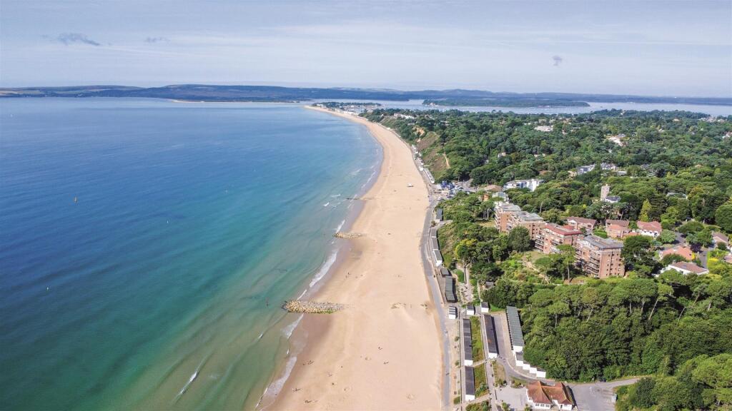 Close to Bournemouth and Poole award winning beach