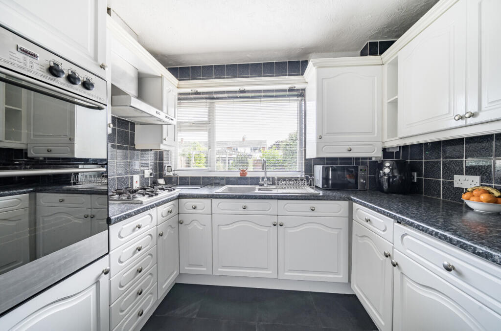 1356933-18-68e500...