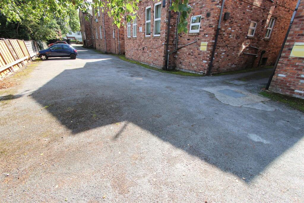 Chatham Grove Car Park (2).JPG