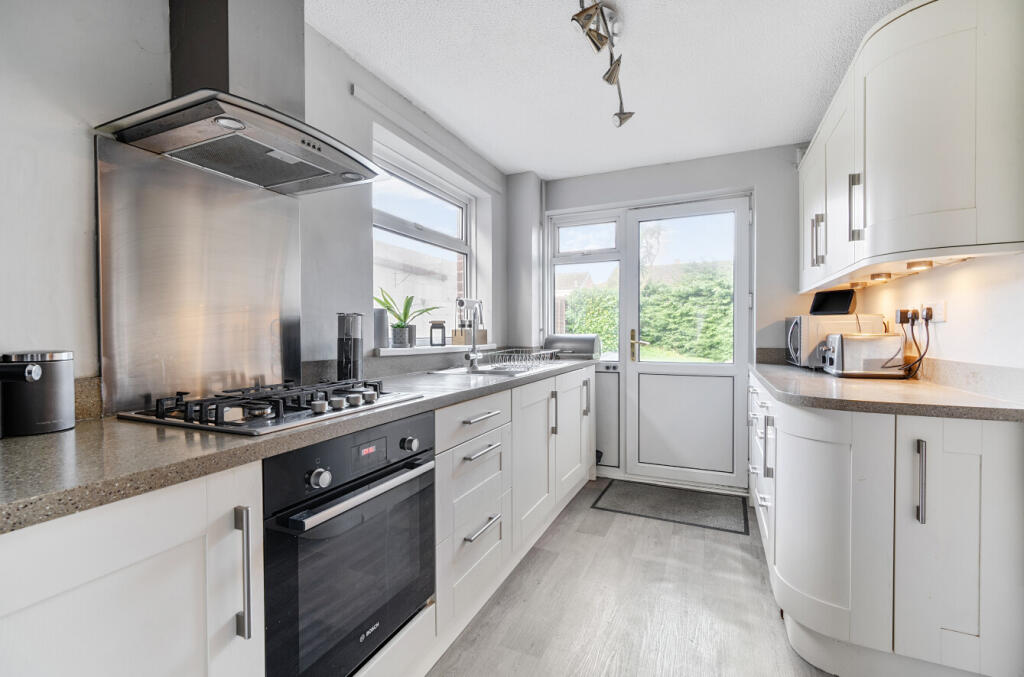 1384682-3-69297e4...