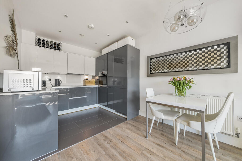 1297348-7-683048b...