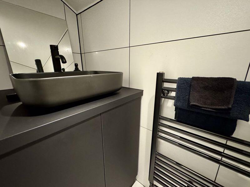Main Shower Room