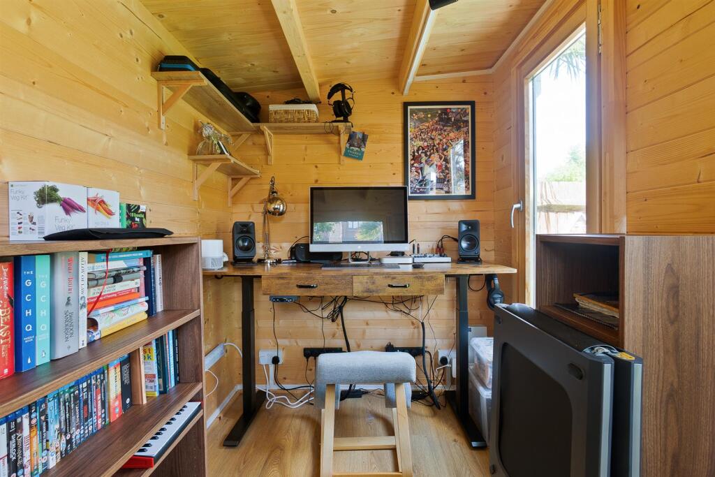Garden Office..jpg