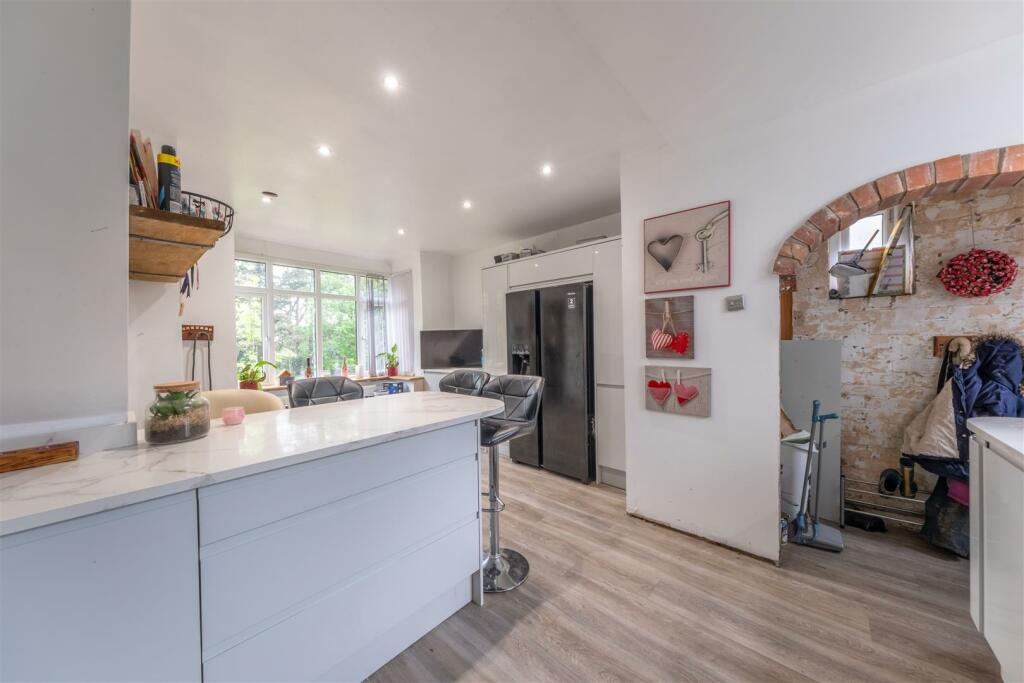 49 Forest Road-003.jpg