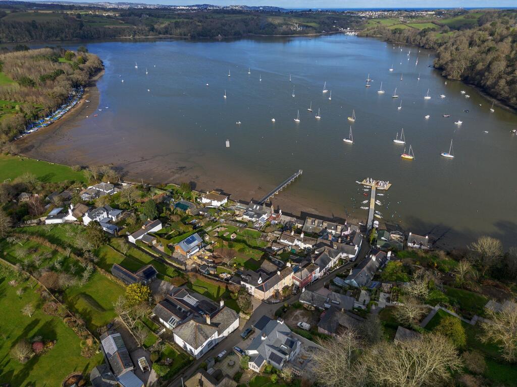 Drone Location Shot_Yew Tree Cottage, Dittisham