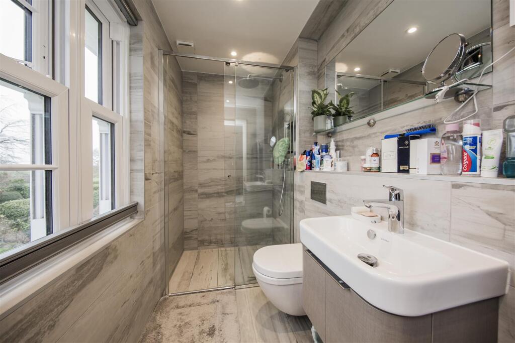 Ensuite to Principal