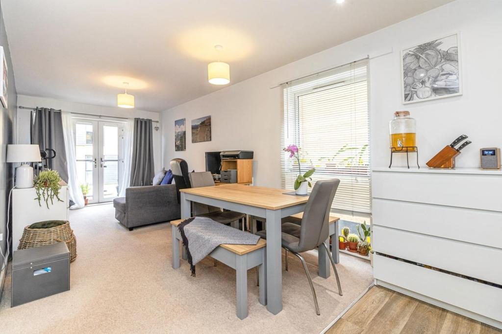 Lounge / Kitchen