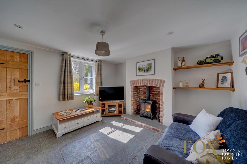 13 Rushford Cottage (12).jpg